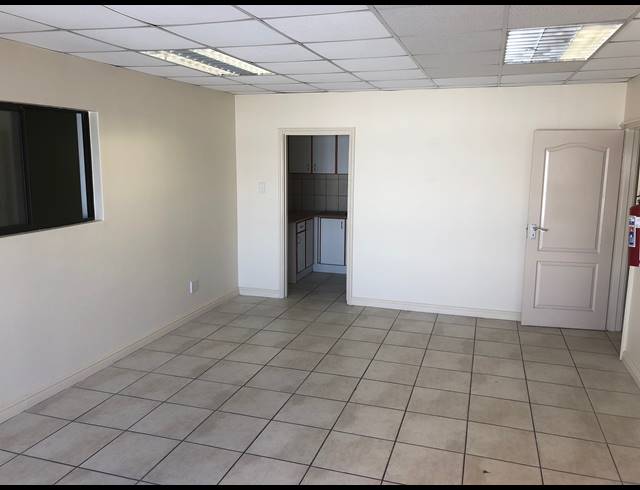 291M² WAREHOUSE RENTED IN CAPRICORN